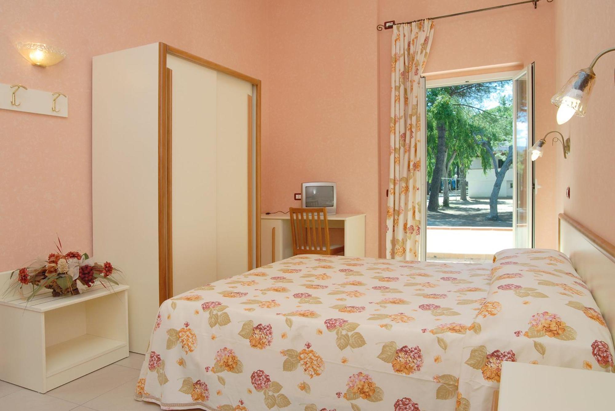 Villaggio Lido Del Mare Rodi Garganico Exteriör bild