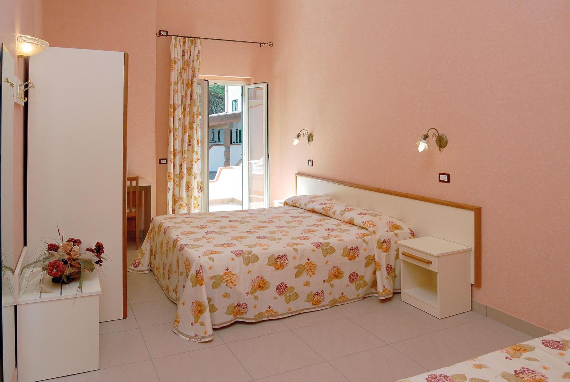 Villaggio Lido Del Mare Rodi Garganico Exteriör bild